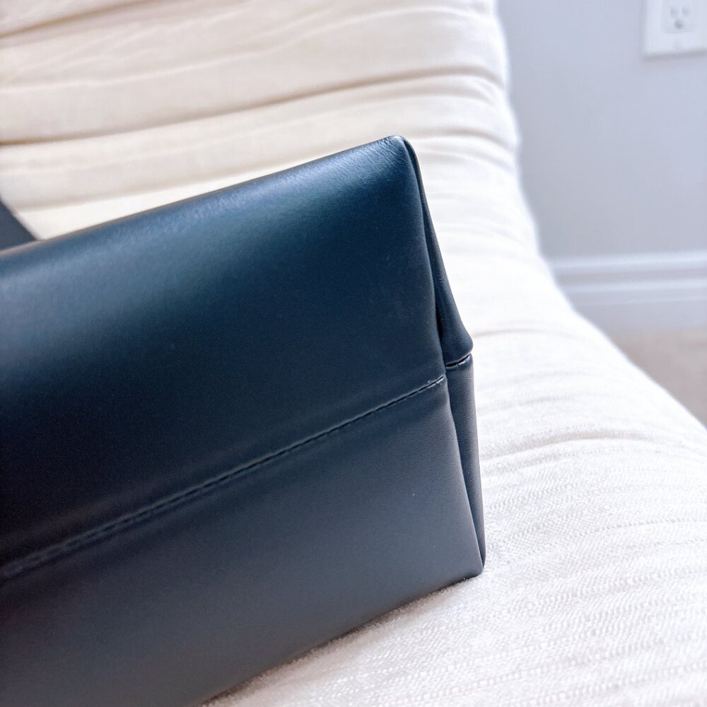 99% NEW MIU MIU AUTHENTIC BIG BLACK LEATHER BAG - Picture 9 of 11